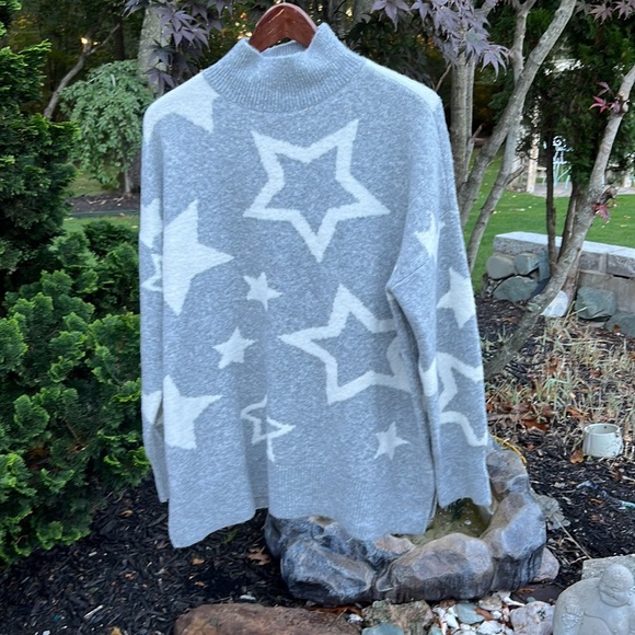 Blue gray sweater.. - Picture 6 of 6